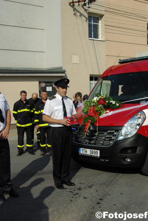 Dožínková mše a svěcení nového hasičského automobilu